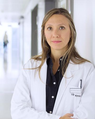 Dra. Lorena Barboza - Equipo médico Dermatología