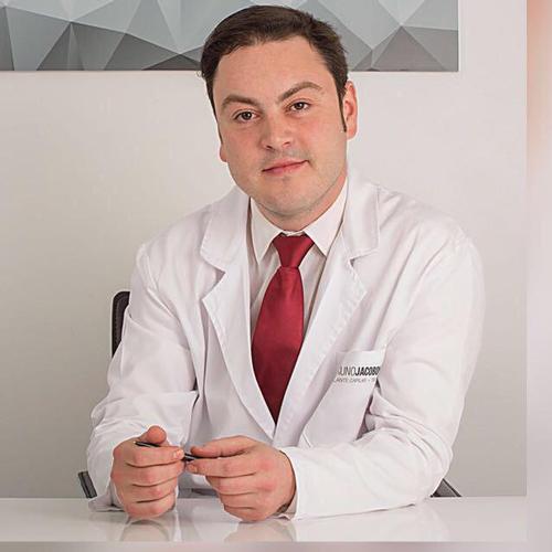Dr. Bruno Jacobovski - Equipo Cirugía Estética