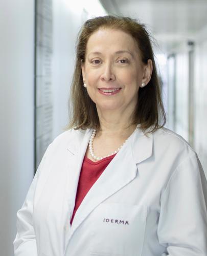 Dra. Flavia Barkokebas - Equipo Médico de Especialistas en Enfermedades de la Piel
